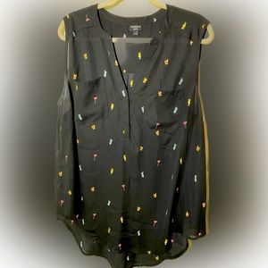 Torrid Sleeveless Harper Top size 1 (14-16) with Summer Drinks